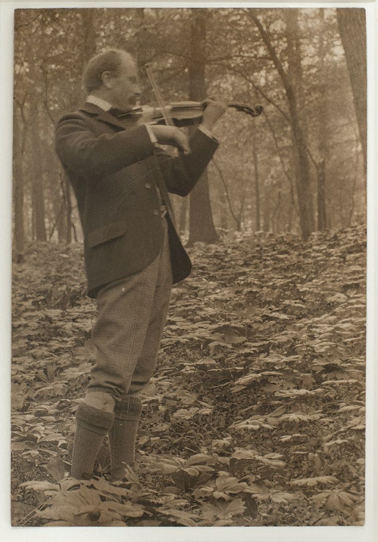 Eva Watson-Schütze, Portrait of Martin Schütze Playing Violin