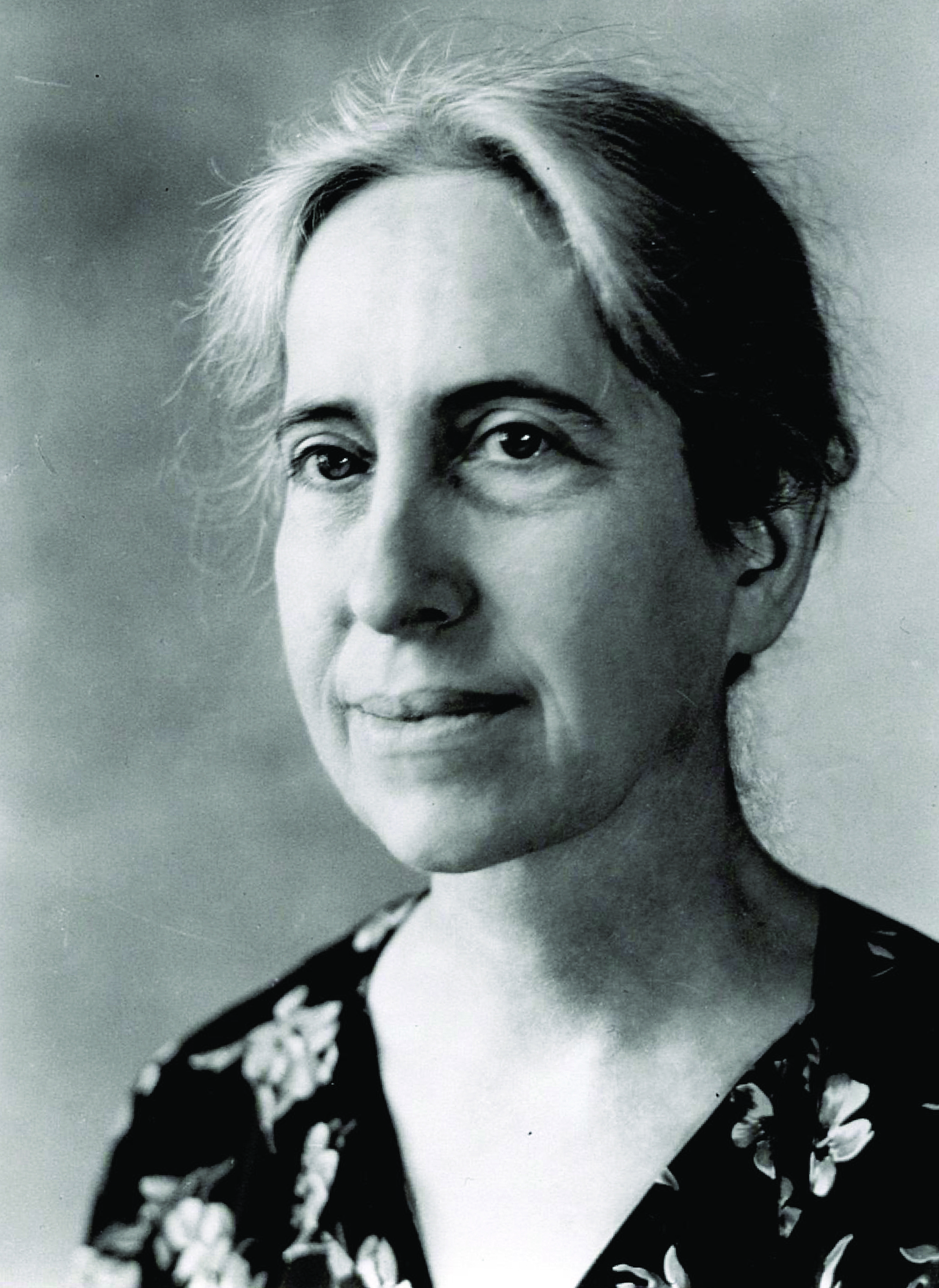 Winifred Goldring, portrait